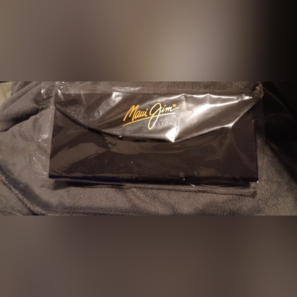 Maui Jim eyeglass/sunglasses flat foldable travel protective case w/ dust cloth